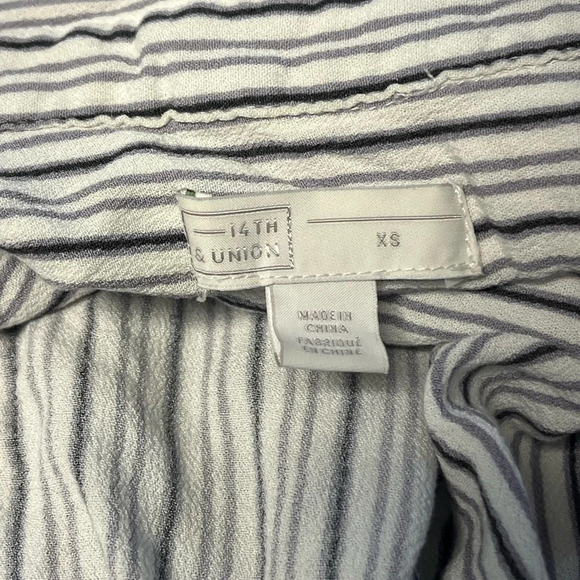 -bundle 3 or more 14th & Union striped Shirt -bundle 3 or more - Picture 3 of 4